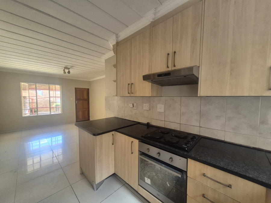 To Let 2 Bedroom Property for Rent in Noordwyk Gauteng