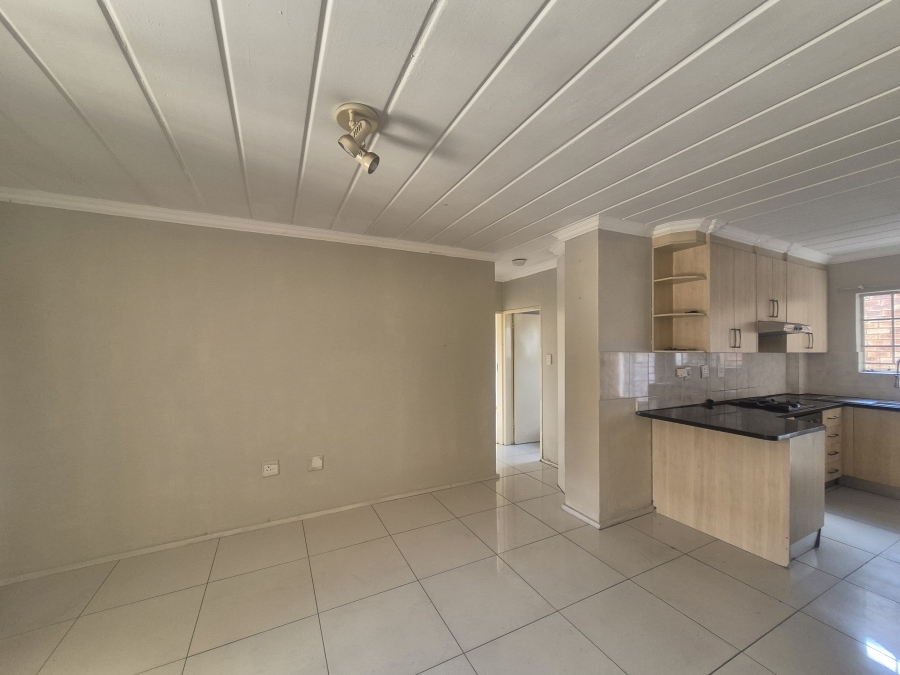 To Let 2 Bedroom Property for Rent in Noordwyk Gauteng