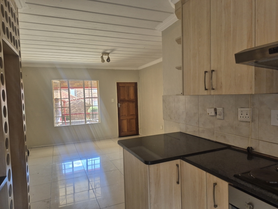 To Let 2 Bedroom Property for Rent in Noordwyk Gauteng