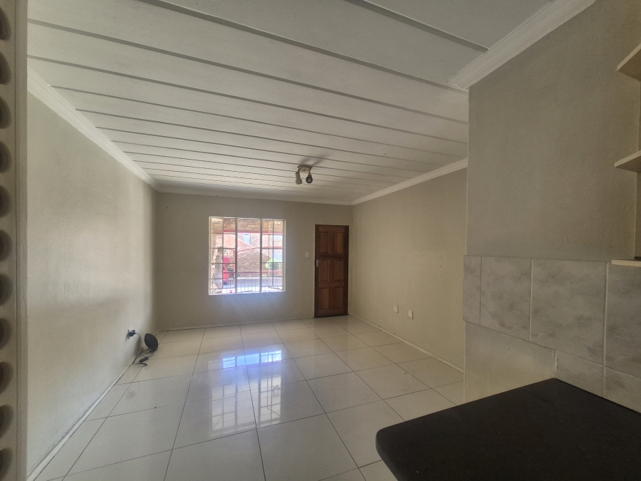To Let 2 Bedroom Property for Rent in Noordwyk Gauteng
