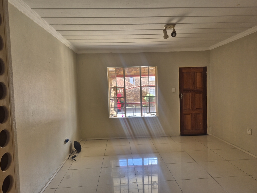 To Let 2 Bedroom Property for Rent in Noordwyk Gauteng