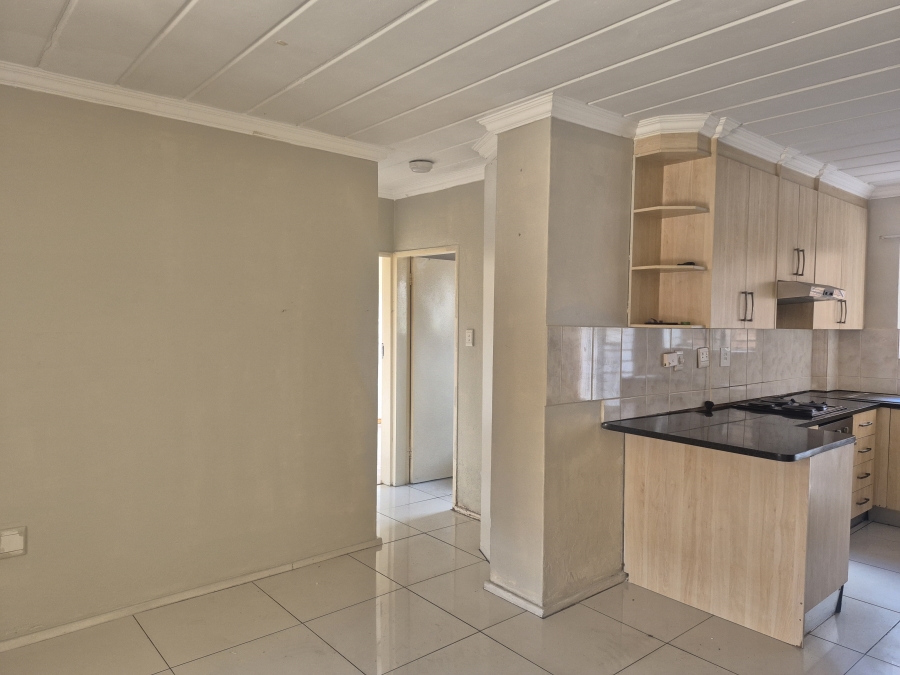 To Let 2 Bedroom Property for Rent in Noordwyk Gauteng