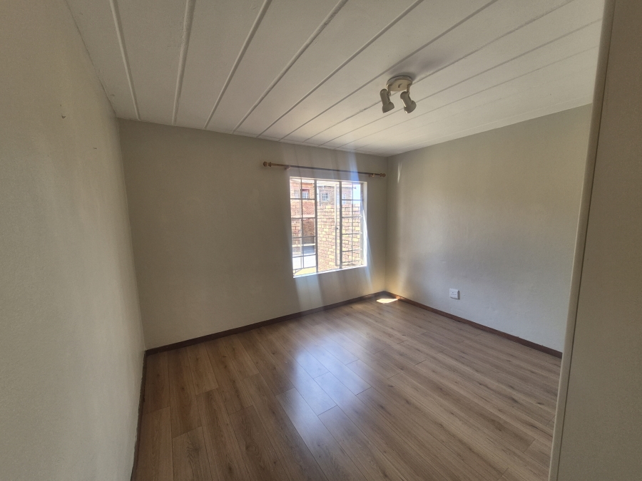 To Let 2 Bedroom Property for Rent in Noordwyk Gauteng