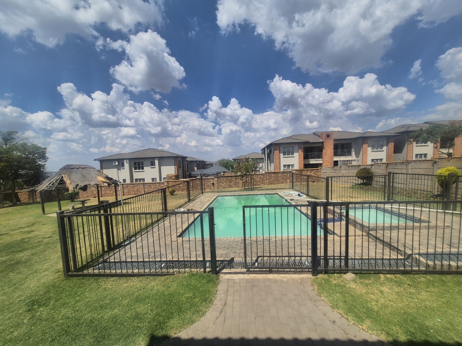 To Let 2 Bedroom Property for Rent in Noordwyk Gauteng