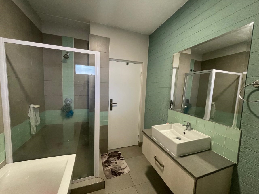 To Let 2 Bedroom Property for Rent in Paulshof Gauteng