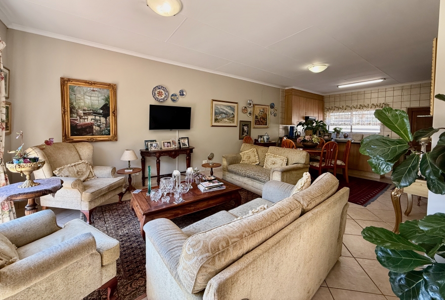1 Bedroom Property for Sale in The Retreat Gauteng