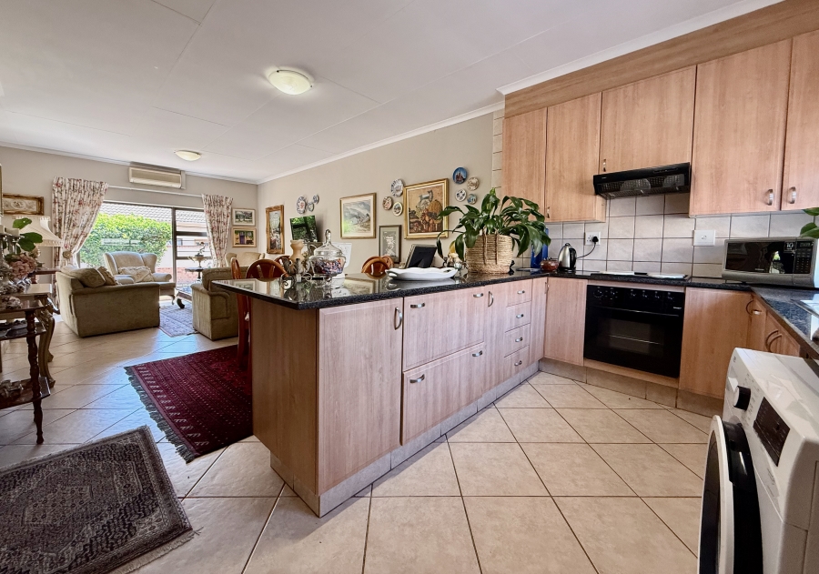 1 Bedroom Property for Sale in The Retreat Gauteng
