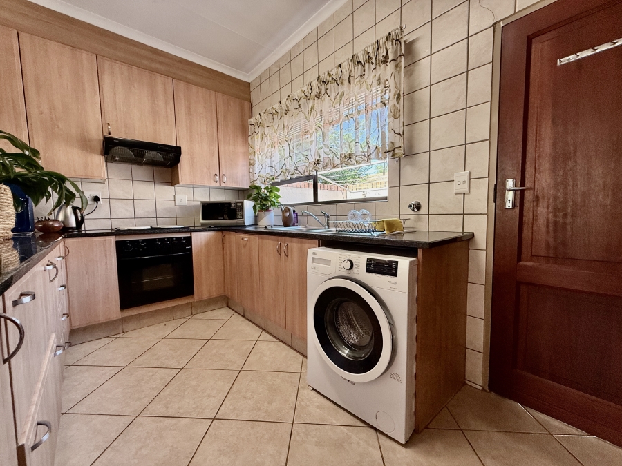 1 Bedroom Property for Sale in The Retreat Gauteng