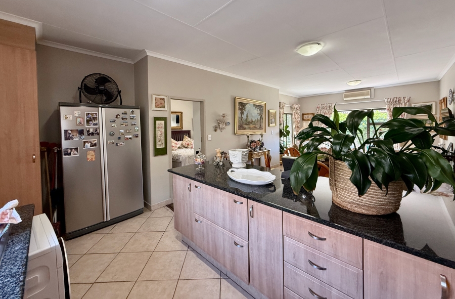 1 Bedroom Property for Sale in The Retreat Gauteng