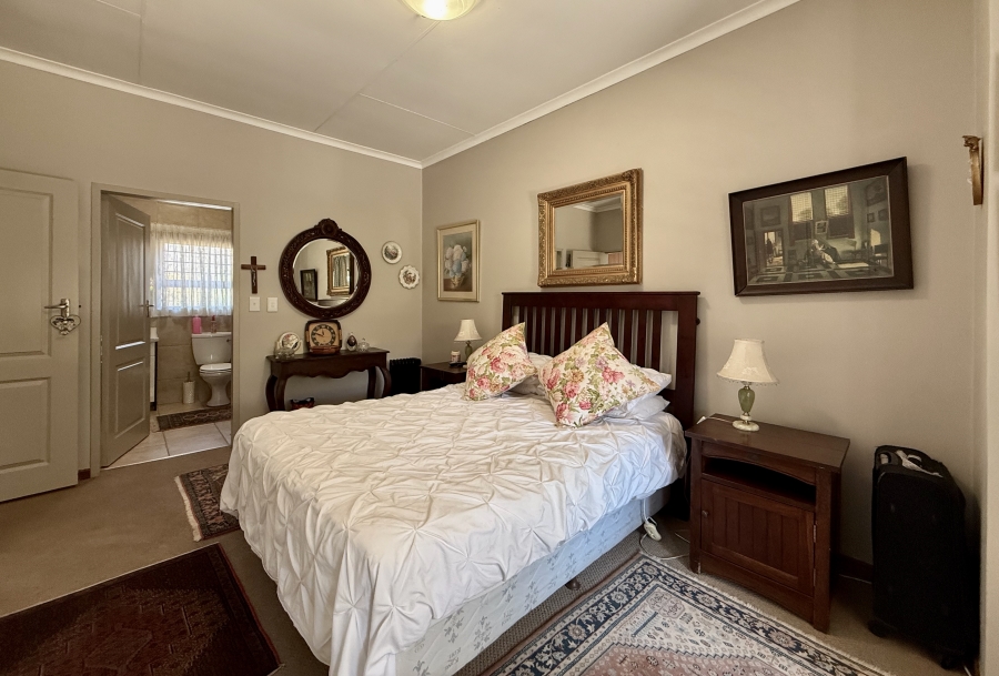 1 Bedroom Property for Sale in The Retreat Gauteng