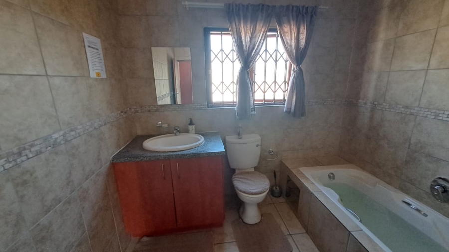 3 Bedroom Property for Sale in Country View Gauteng