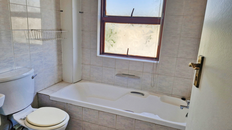 2 Bedroom Property for Sale in Kew Gauteng