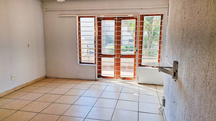 2 Bedroom Property for Sale in Kew Gauteng