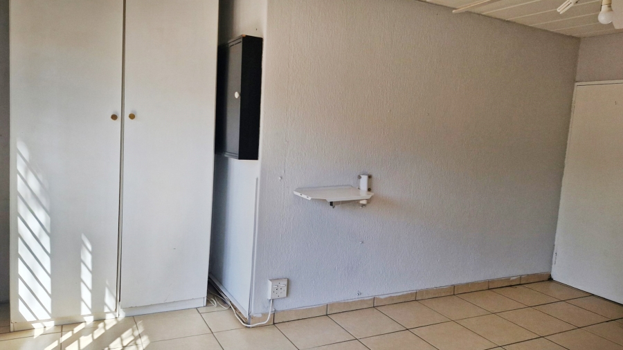 2 Bedroom Property for Sale in Kew Gauteng