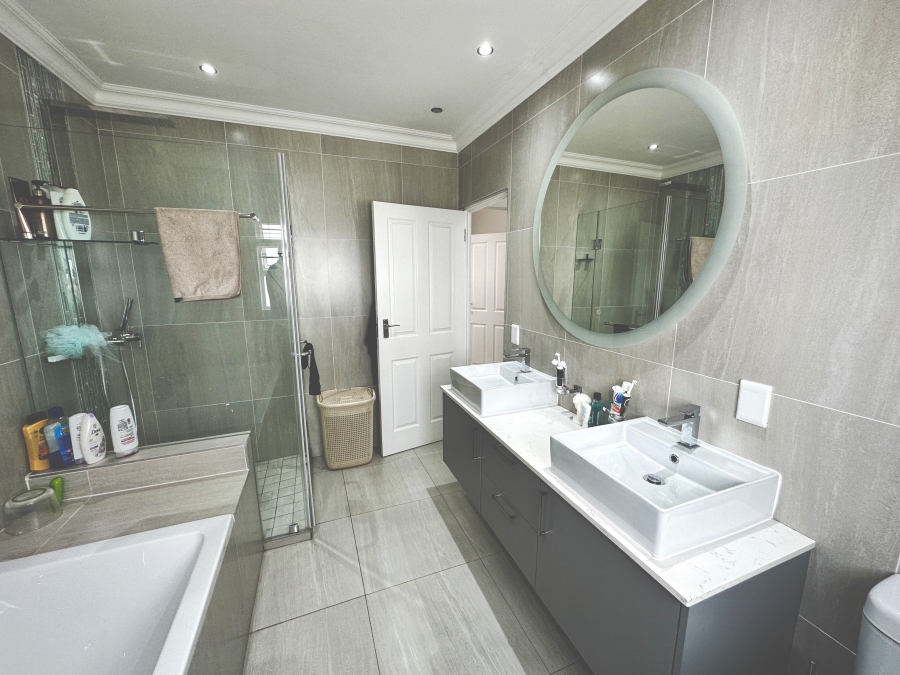 3 Bedroom Property for Sale in Beyers Park Gauteng