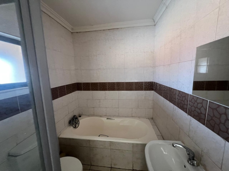 2 Bedroom Property for Sale in Heidelberg Gauteng