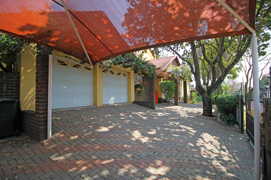 4 Bedroom Property for Sale in Weltevreden Park Gauteng