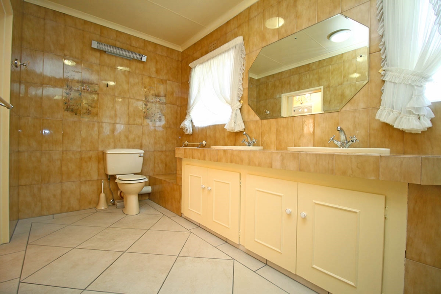 4 Bedroom Property for Sale in Weltevreden Park Gauteng