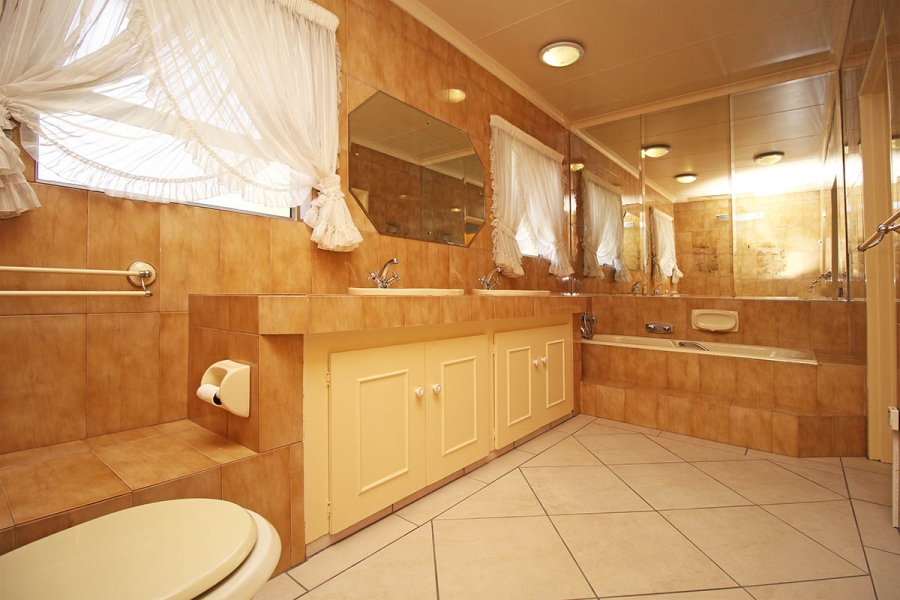 4 Bedroom Property for Sale in Weltevreden Park Gauteng