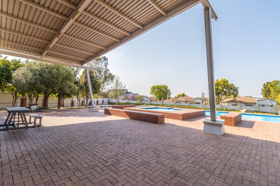 2 Bedroom Property for Sale in Paulshof Gauteng