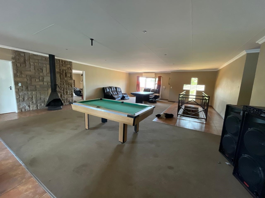 8 Bedroom Property for Sale in Golf Park Gauteng