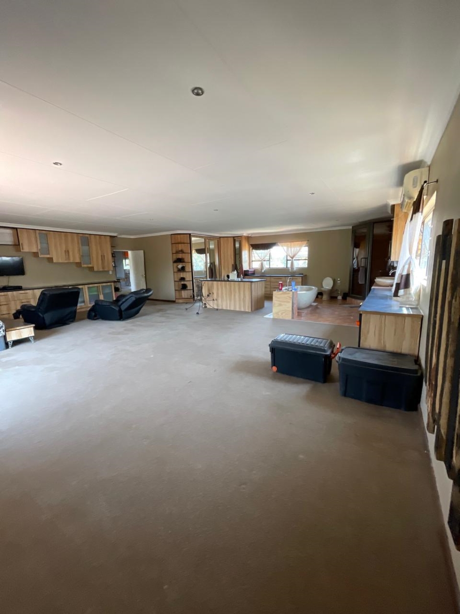 8 Bedroom Property for Sale in Golf Park Gauteng
