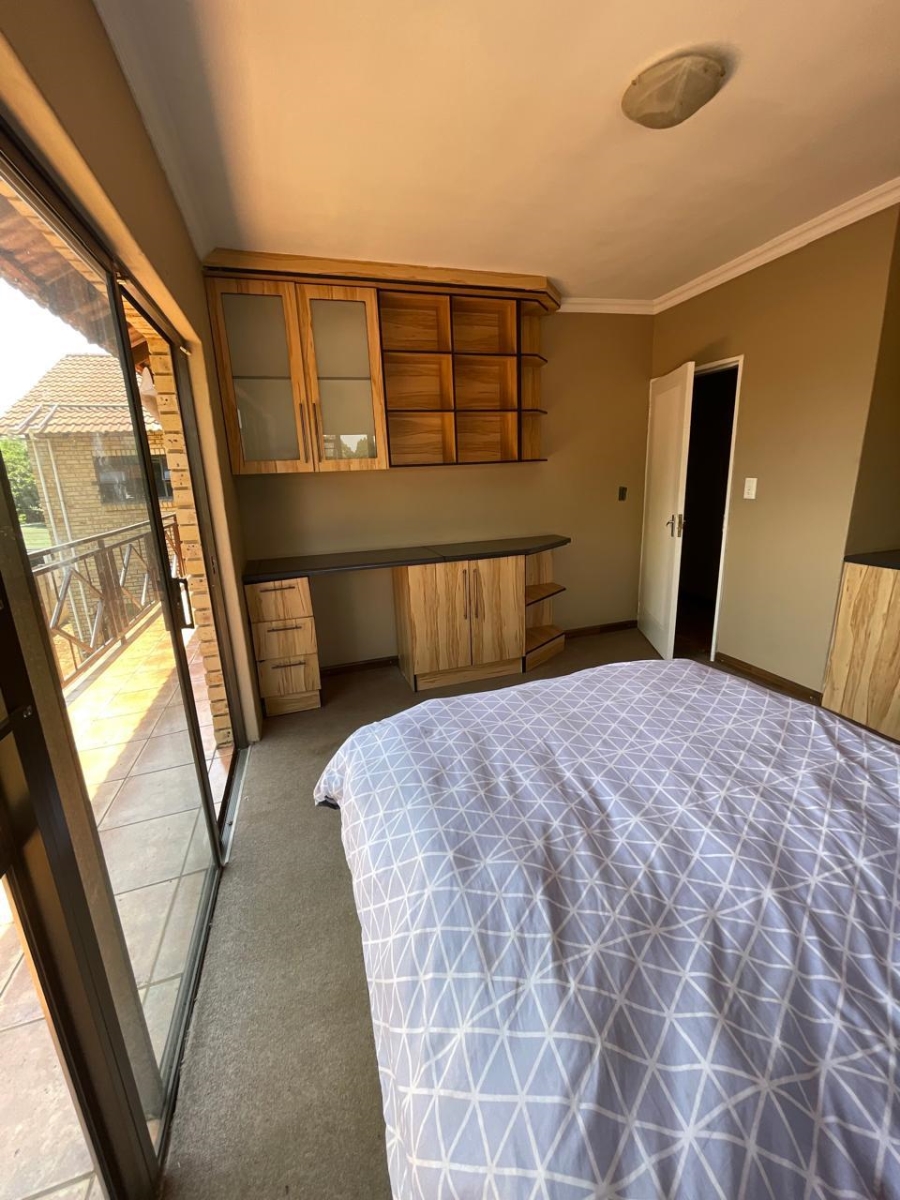 8 Bedroom Property for Sale in Golf Park Gauteng