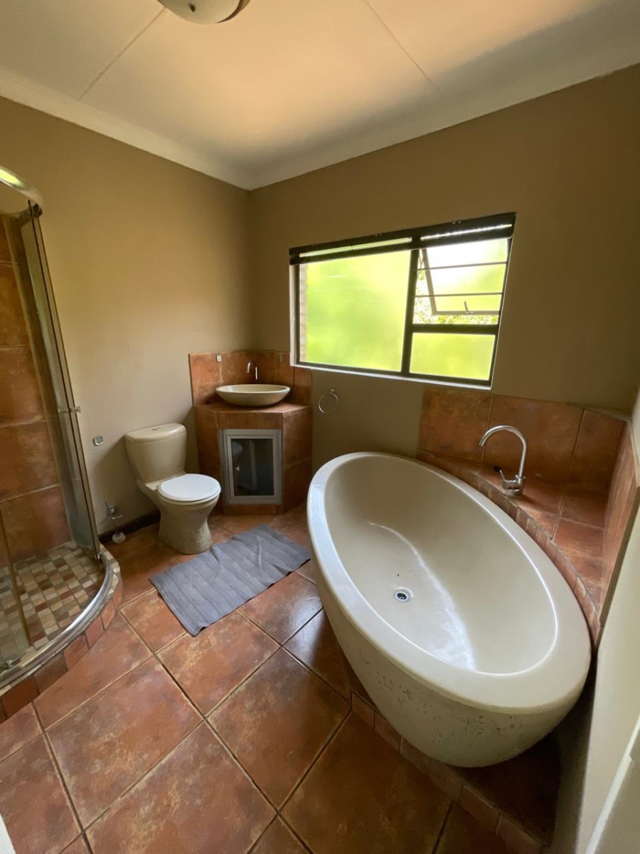8 Bedroom Property for Sale in Golf Park Gauteng