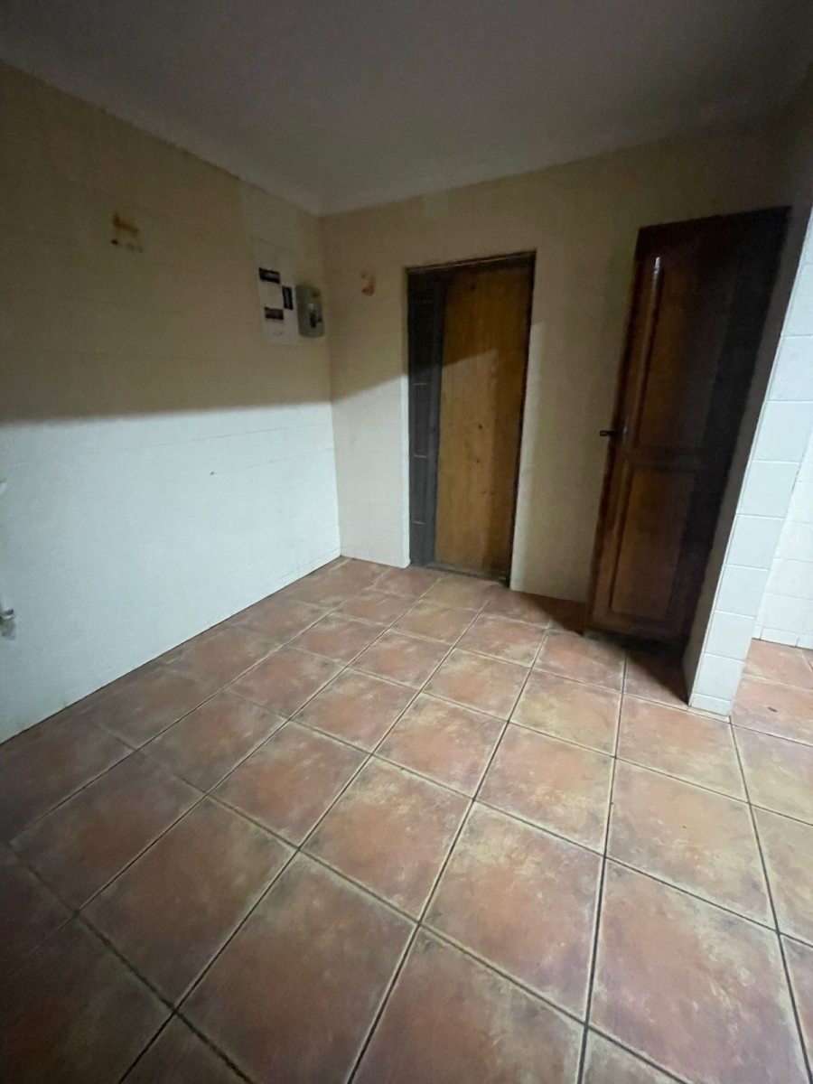 8 Bedroom Property for Sale in Golf Park Gauteng