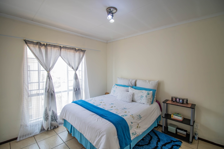 2 Bedroom Property for Sale in Grand Central Gauteng