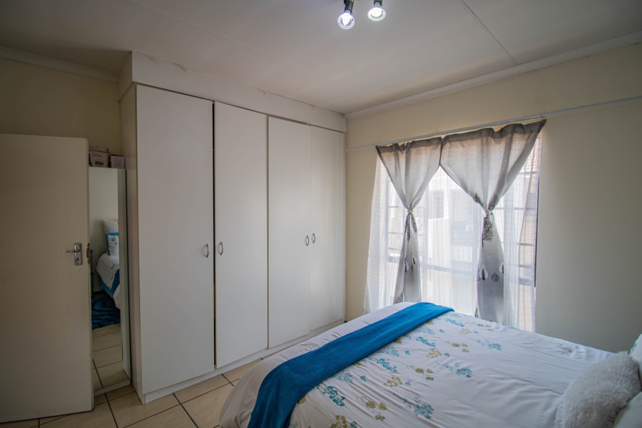 2 Bedroom Property for Sale in Grand Central Gauteng