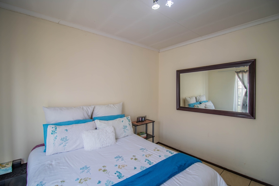 2 Bedroom Property for Sale in Grand Central Gauteng