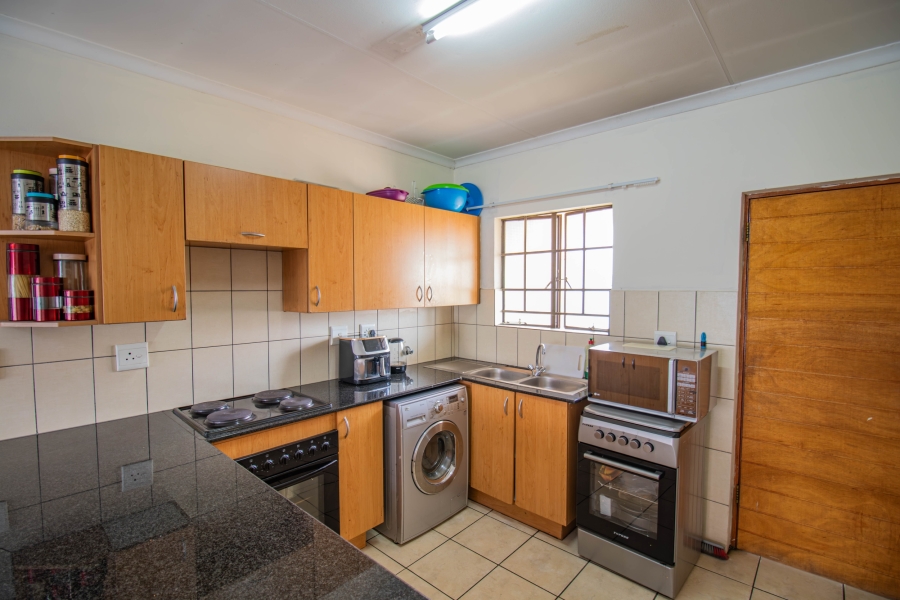 2 Bedroom Property for Sale in Grand Central Gauteng