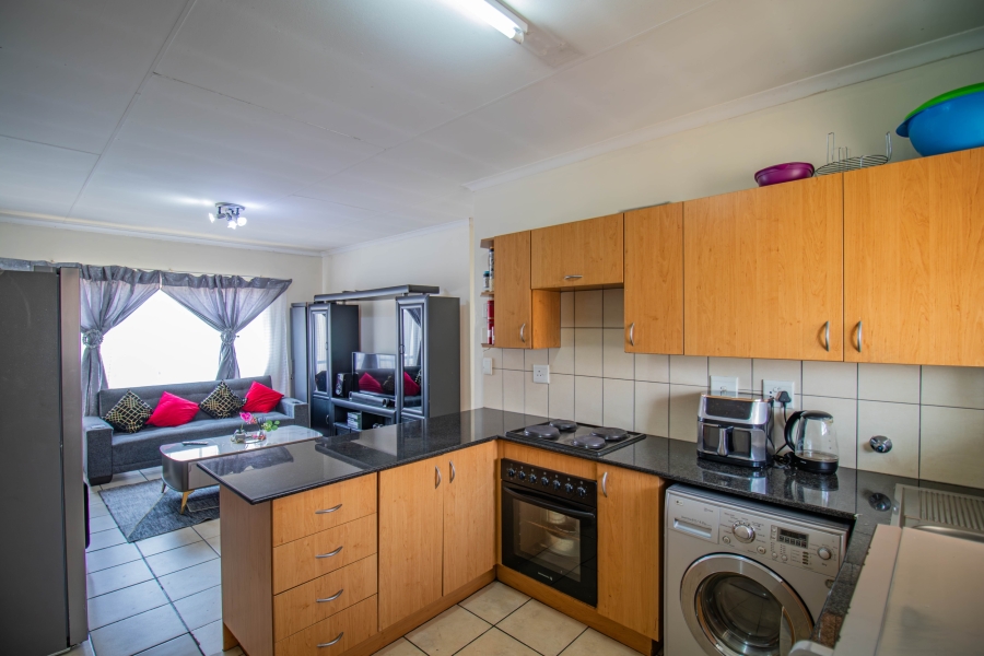 2 Bedroom Property for Sale in Grand Central Gauteng