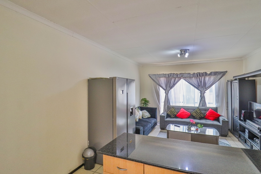 2 Bedroom Property for Sale in Grand Central Gauteng