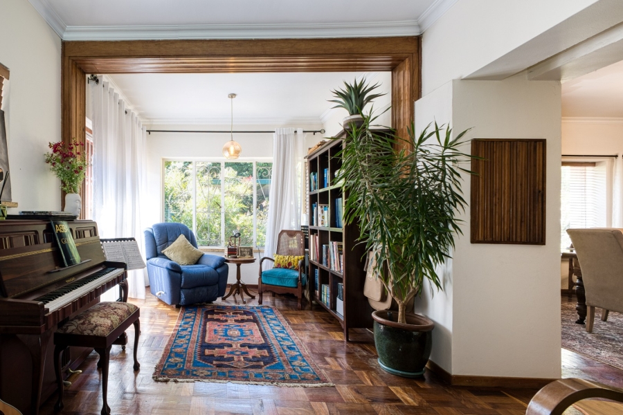 5 Bedroom Property for Sale in Linden Gauteng