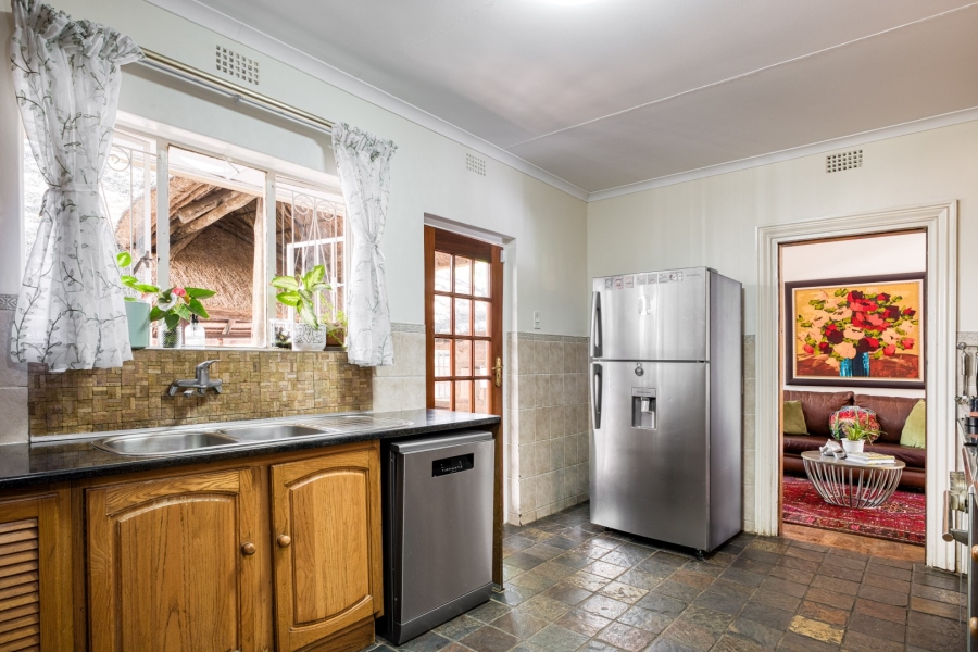 5 Bedroom Property for Sale in Linden Gauteng