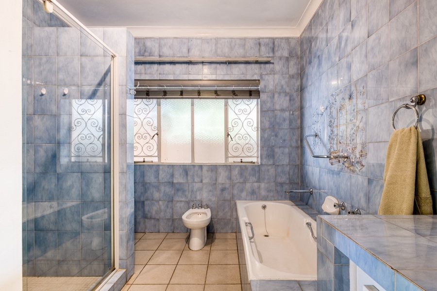 5 Bedroom Property for Sale in Linden Gauteng