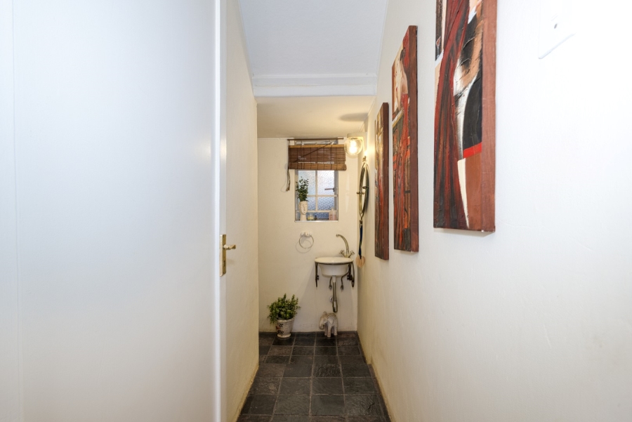5 Bedroom Property for Sale in Linden Gauteng