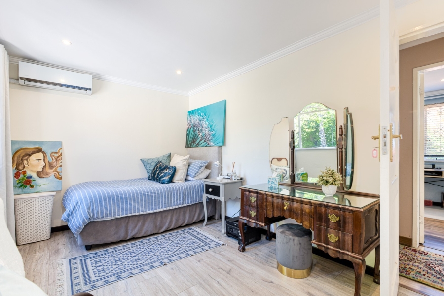 5 Bedroom Property for Sale in Linden Gauteng