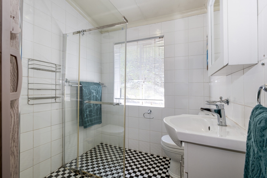 5 Bedroom Property for Sale in Linden Gauteng