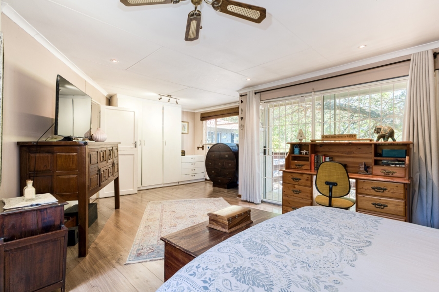 5 Bedroom Property for Sale in Linden Gauteng