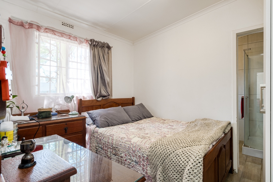 5 Bedroom Property for Sale in Linden Gauteng