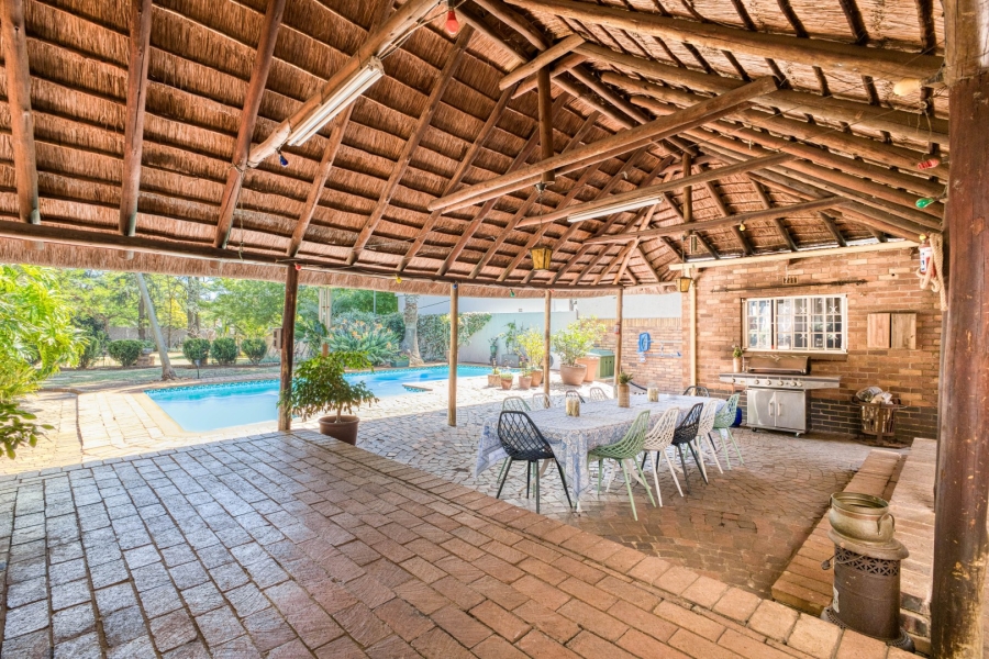 5 Bedroom Property for Sale in Linden Gauteng
