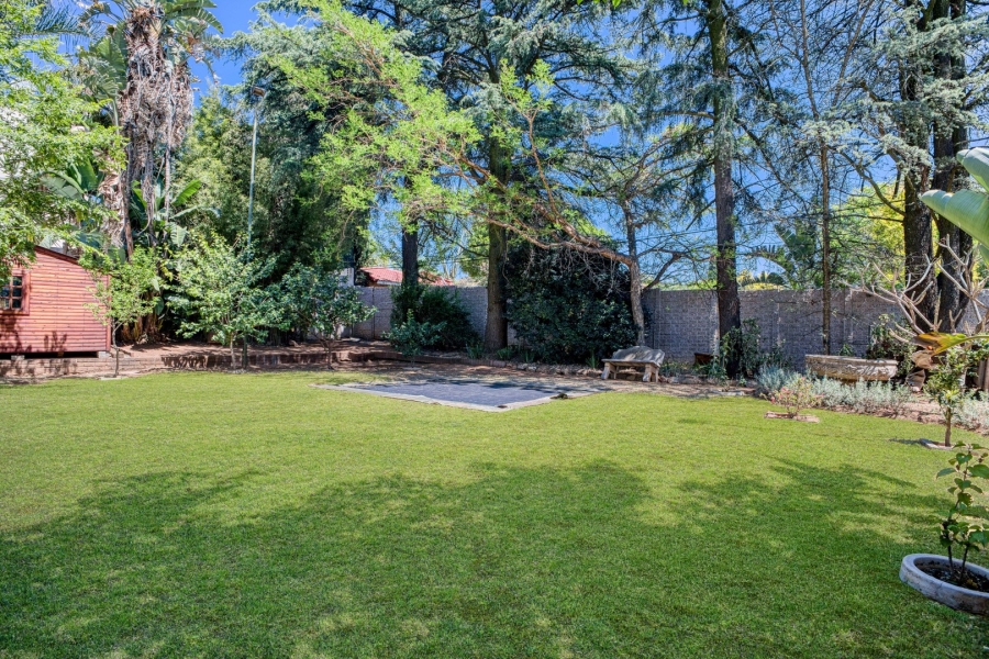 5 Bedroom Property for Sale in Linden Gauteng