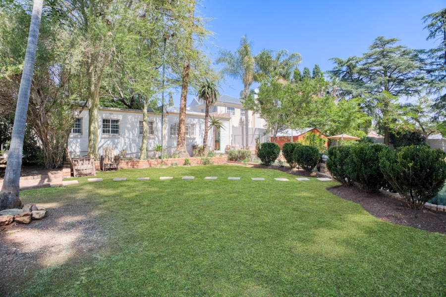 5 Bedroom Property for Sale in Linden Gauteng