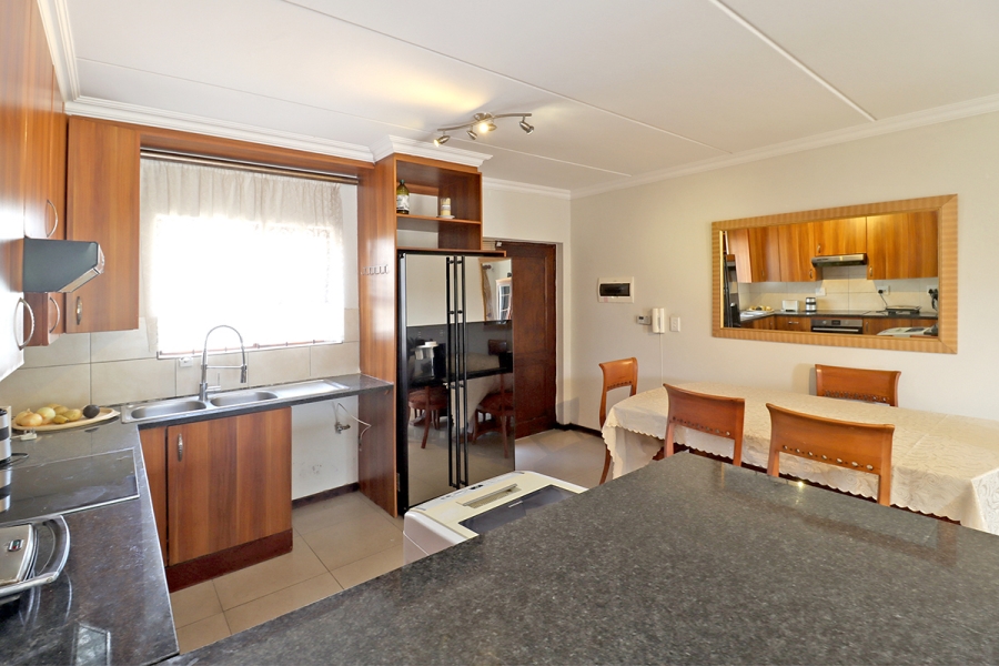 3 Bedroom Property for Sale in Barbeque Downs Gauteng