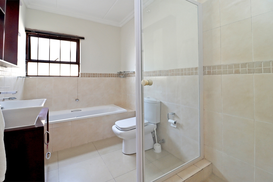 3 Bedroom Property for Sale in Barbeque Downs Gauteng