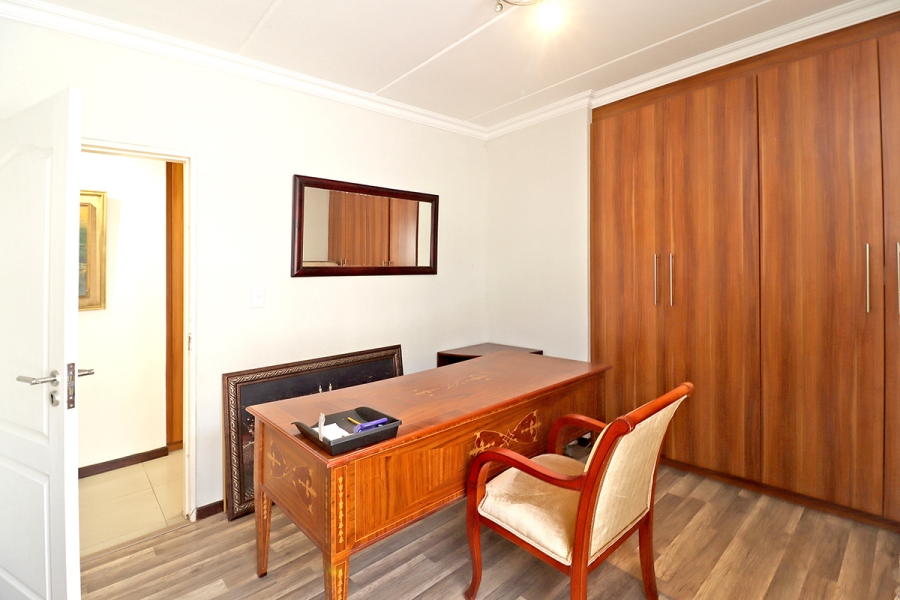 3 Bedroom Property for Sale in Barbeque Downs Gauteng
