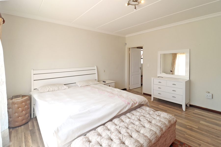 3 Bedroom Property for Sale in Barbeque Downs Gauteng